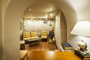 5 Vintage Guest House - Reception