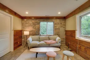 Cozy Goode Cabin w/ Deck ~ 17 Mi to Lynchburg - Interior