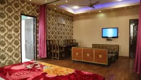 Sydney Grand Hotel & Resort - Room