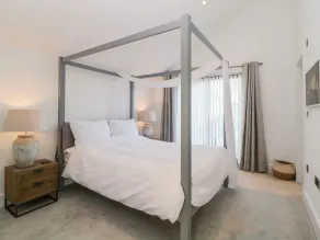 Driftwood - Room