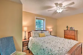 Inviting Lakefront Home: Seasonal Boat Dock! - Innenbereich