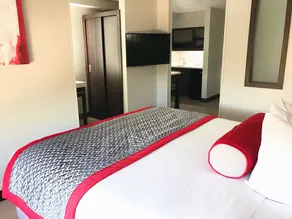 Ramada by Wyndham Suites Orlando Airport- Free Airport Shuttle - Chambre