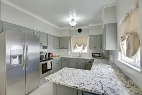 Charming Cottage w/ Mississippi River Views! - Interior