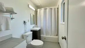 Ocean Inn - Bathroom