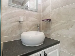 Mutley Hall - Bathroom
