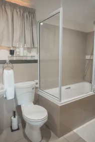 Beside Still Waters Boutique Hotel - Bathroom