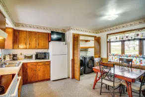 Pet Friendly Home on 15 Acres - Lake Michigan - Innvendig