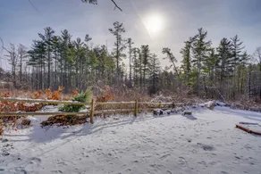 6 Mi to Tanglewood! High-End Lee Apartment - Interiør