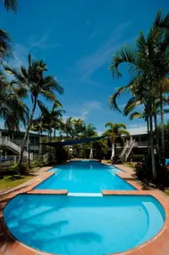 Poolside Mango House - Pool