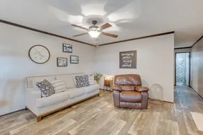 Lakefront Wetumpka Escape w/ Furnished Deck! - Interiör
