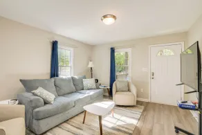 Charming Greenville Home w/ Yard: 3 Mi to Downtown - Interior