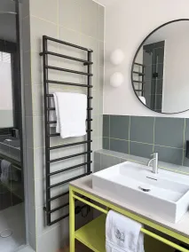 LUIS Boutique Hotel - Bathroom