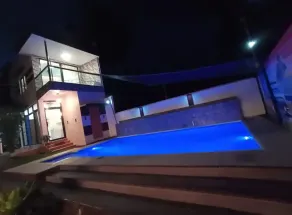 A's Place - Your Private Resort! - Piscina