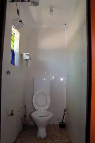 Riverside Homes Airbnb Marigat - Banheiro