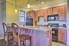 Anderson Creek Resort Condo on Golf Course w/ Pool - Interior