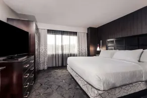 Embassy Suites by Hilton Raleigh Crabtree - Chambre
