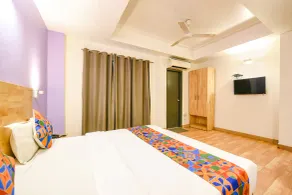 FabHotel La Serene NFC - Chambre