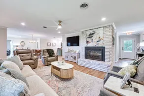Patio, Yard, Views: Modern Home in Longview - Interiör