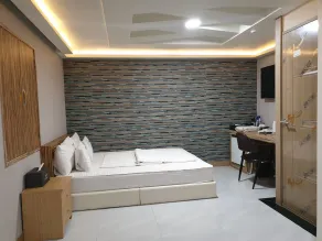 Queens Motel Jinju - Quarto