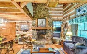 Peaceful Burnsville Cabin By South Toe River! - Innvendig