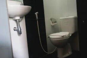 Ndalem Mantrigawen - Bathroom