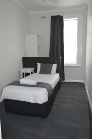 The Parade Hotel - Room