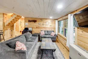 Waterfront 'little Red Camp' on Moose River - Innenbereich