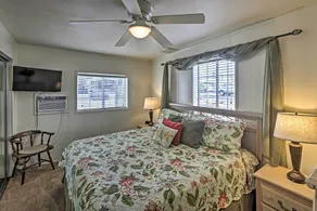 Restful Riverfront Retreat w/ Private Dock + Patio - Innvendig