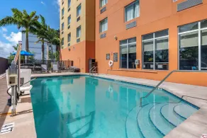 Comfort Suites Fort Lauderdale Airport South & Cruise Port - Piscine