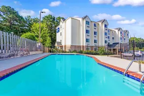 Microtel Inn & Suites by Wyndham Bremen - Pool
