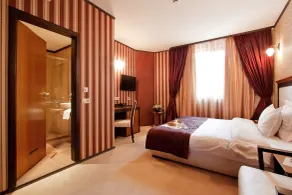 Best Western Plus Bristol Hotel - Room