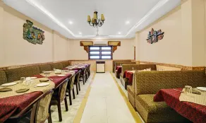 Treebo Eagle Executive - Restaurant