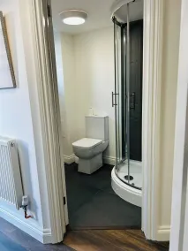 Charming 1-bedroom Apartment in Central Northampton - Baño