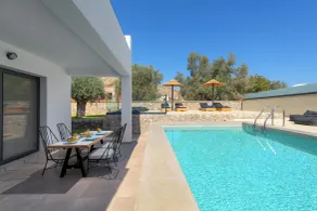 Lambis Harmonia - Piscina