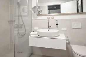 Hotel BalthazarS - Bathroom