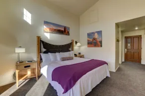 The Gonzo Inn - Room