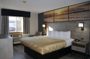 Quality Inn & Suites Ankeny-Des Moines - Room