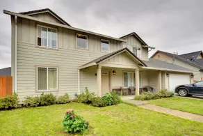 Springfield Apt w/ Deck + Central Location! - Interior