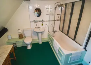 The Mug House Inn - Bathroom