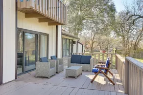 Hot Tub, Deck & Grill: Brookshire Gem Near Venues - Interiör