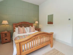 Almond - Room