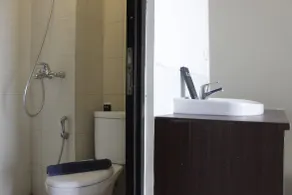 Spacious 2BR Apartment Gateway Pasteur near Exit Toll 23 By Travelio - Badezimmer