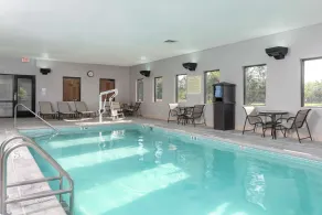 Hampton Inn & Suites Cleveland-Airport/Middleburg Heights - Piscine