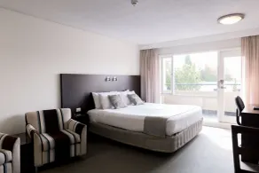St Ives Apartments - Room