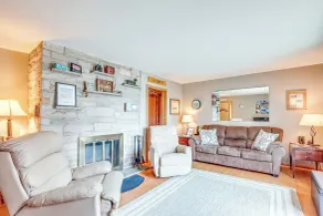 Private Dock, Deck & Yard: Deerskin Lake Retreat! - Interiör
