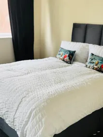 Central Upton Upon Severn 2 bedroom property sleeps 6 - Chambre