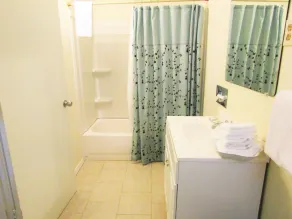Travelers Inn Olney - Badezimmer