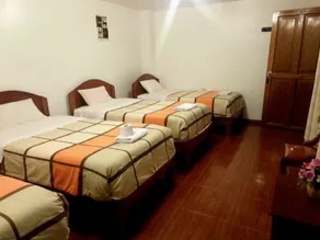 Catari's House - Room