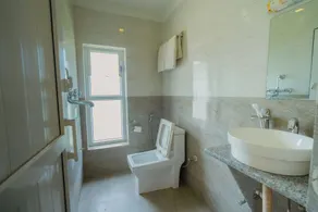 Trishuli Riverside Resort - Bathroom