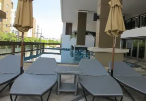 March Hotel - Piscine